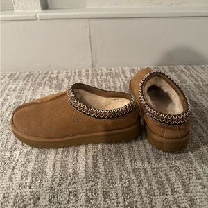 UGG Women’s Tasman Slipper - Women’s 8 - Really Good Condition